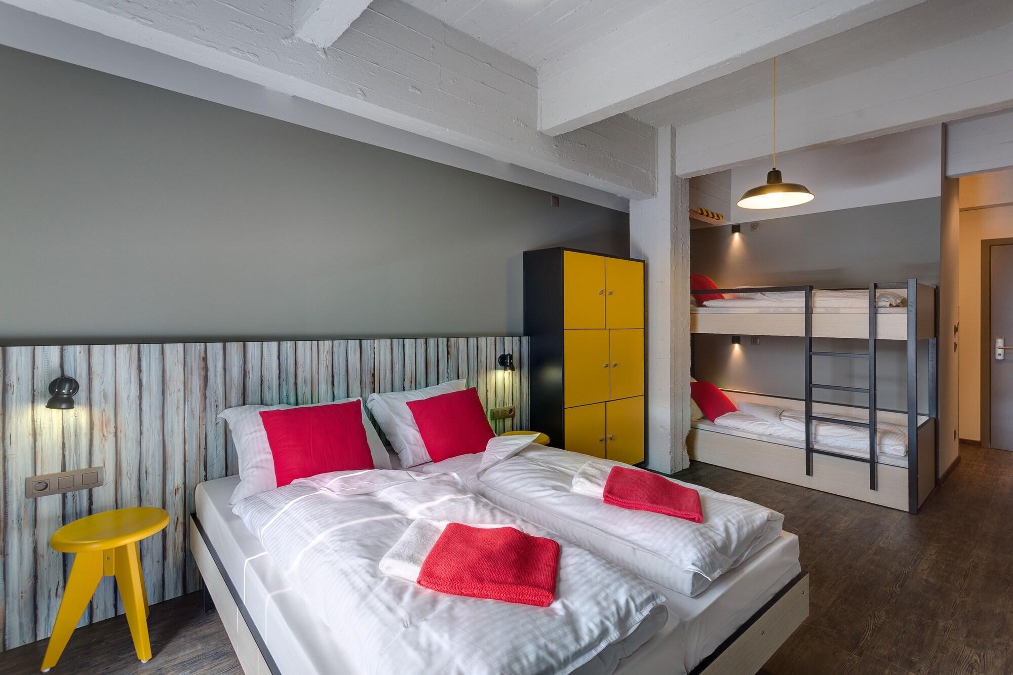 Meininger Hotels Bruxelles City Center Sint-Jans-Molenbeek Екстер'єр фото