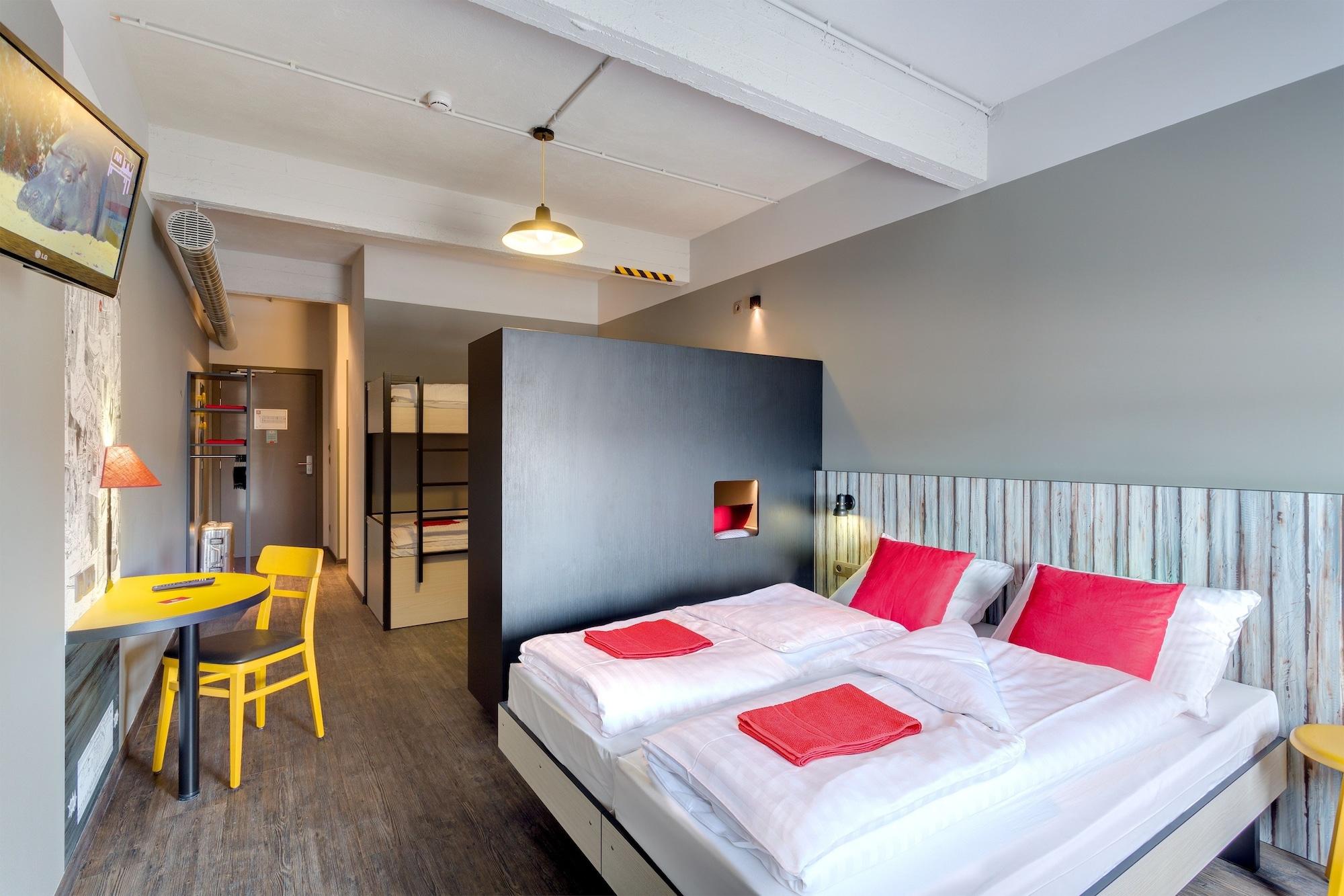 Meininger Hotels Bruxelles City Center Sint-Jans-Molenbeek Екстер'єр фото