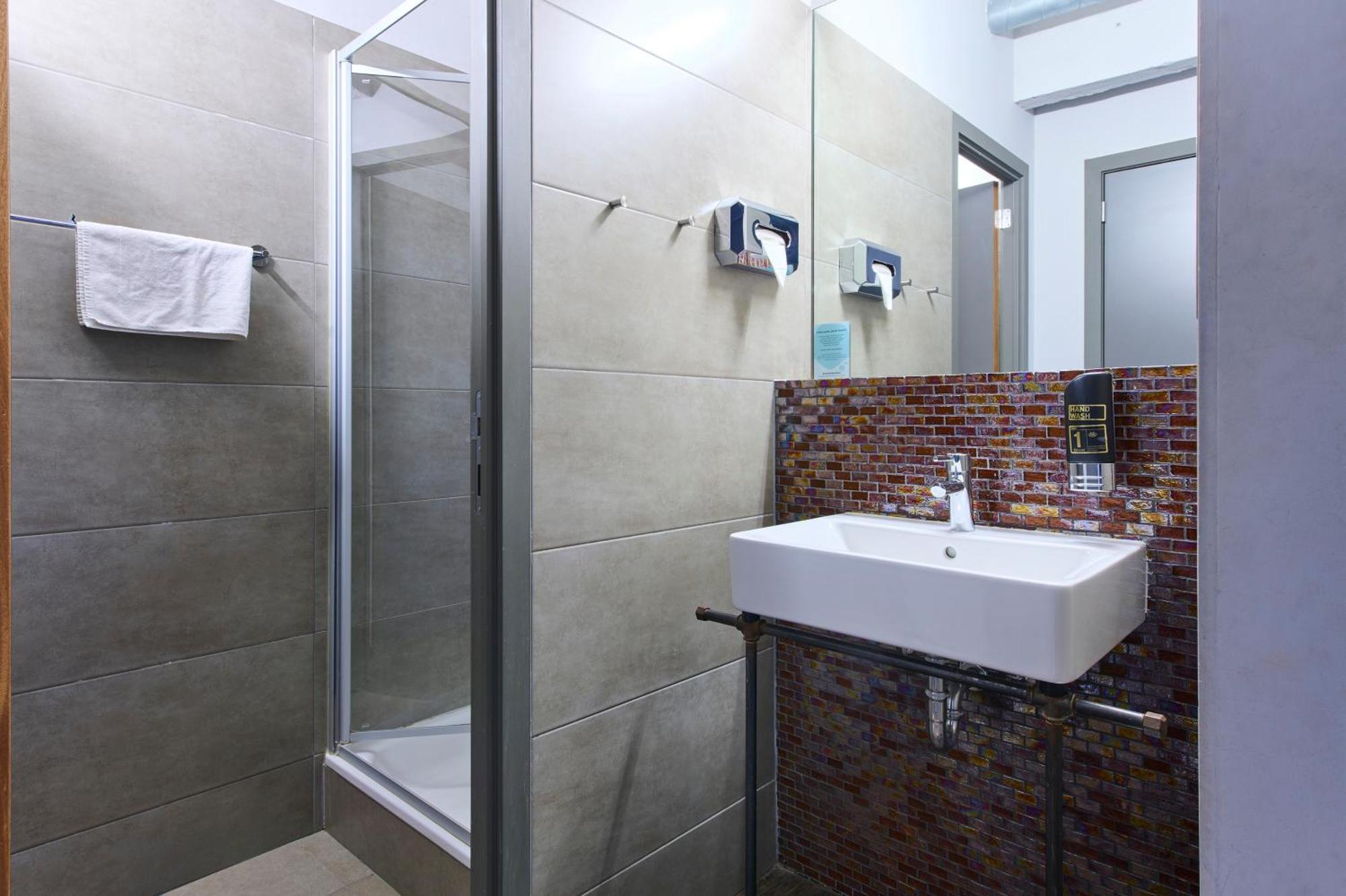 Meininger Hotels Bruxelles City Center Sint-Jans-Molenbeek Екстер'єр фото