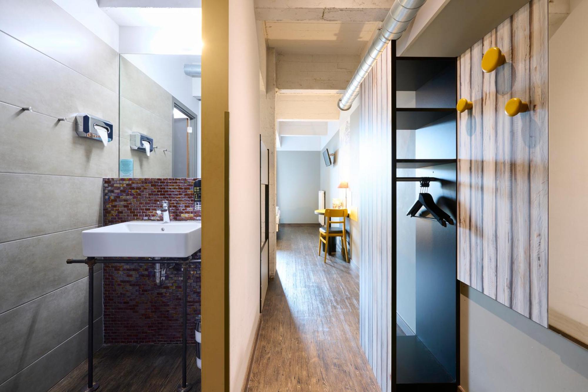 Meininger Hotels Bruxelles City Center Sint-Jans-Molenbeek Екстер'єр фото